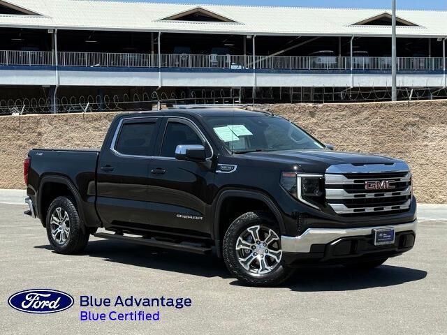 2022 GMC Sierra 1500 SLE — photo 1 of 13