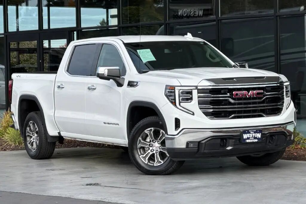2025 GMC Sierra 1500 SLT — photo 1 of 13