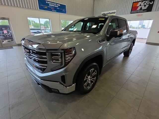 2025 GMC Sierra 1500 SLT — photo 1 of 26