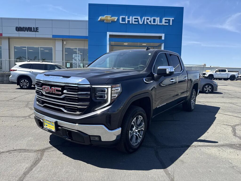2025 GMC Sierra 1500 SLT — photo 1 of 13