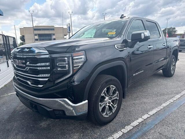 2025 GMC Sierra 1500 SLT — photo 1 of 16