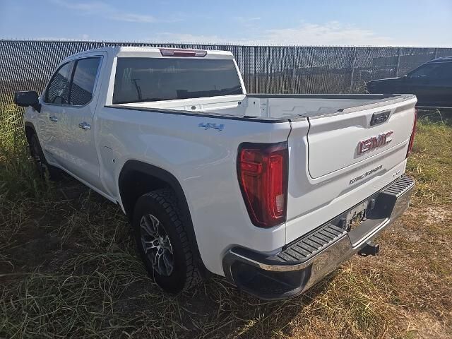 2025 GMC Sierra 1500 SLT — photo 1 of 5
