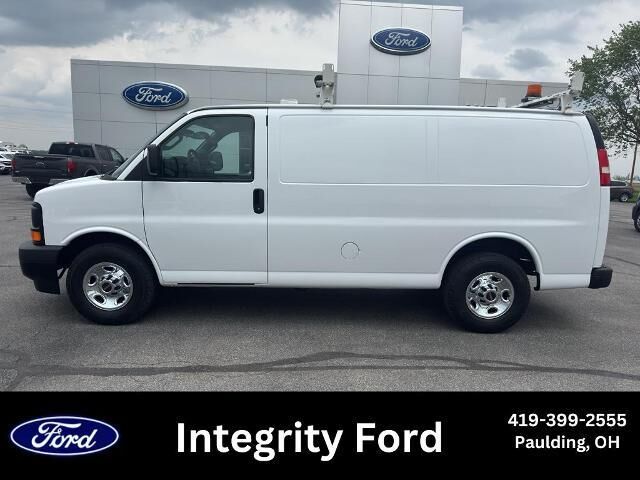 2017 GMC Savana 2500 — photo 1 of 26