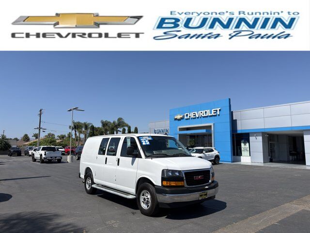 2025 GMC Savana Cargo Van 2500 RWD 135"