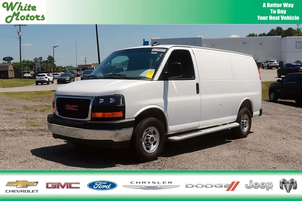 2025 GMC Savana 2500 — photo 1 of 13