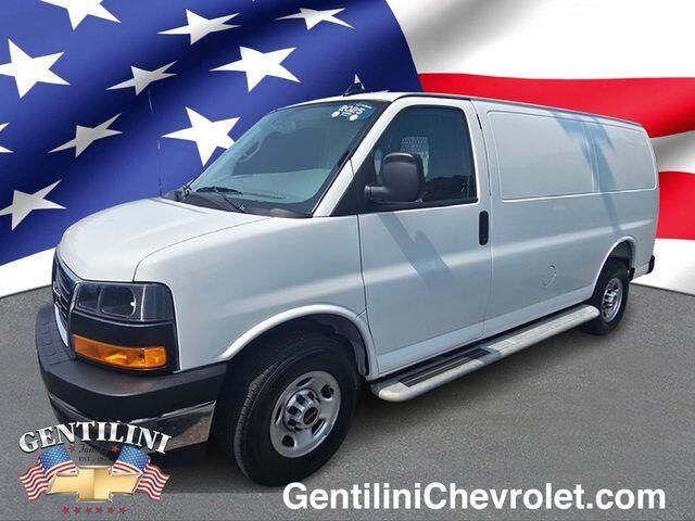 2025 GMC Savana 2500 — photo 1 of 14