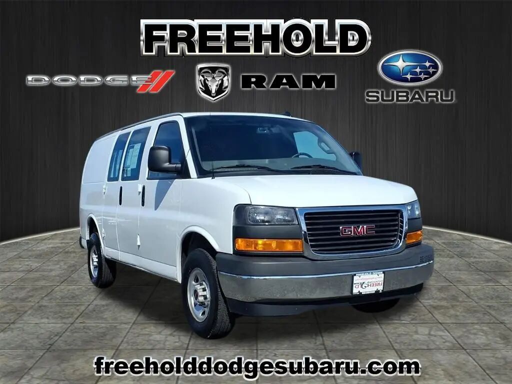 2024 GMC Savana 2500 — photo 1 of 13