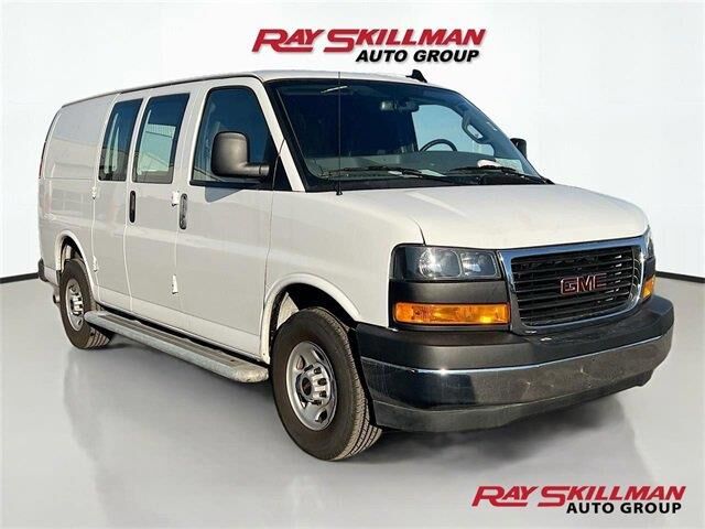 2024 GMC Savana 2500 — photo 1 of 13