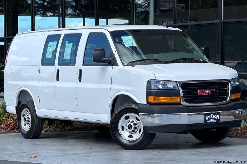 2025 GMC Savana 2500 — photo 1 of 26