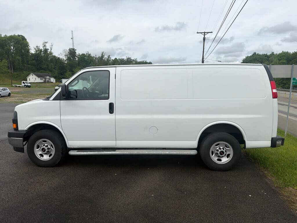 2024 GMC Savana 2500 — photo 1 of 1