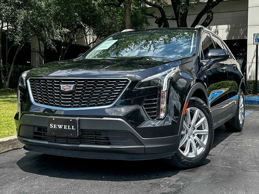 2023 Cadillac XT4 — photo 1 of 7