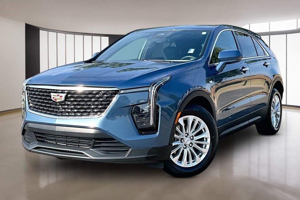 2024 Cadillac XT4 — photo 1 of 7