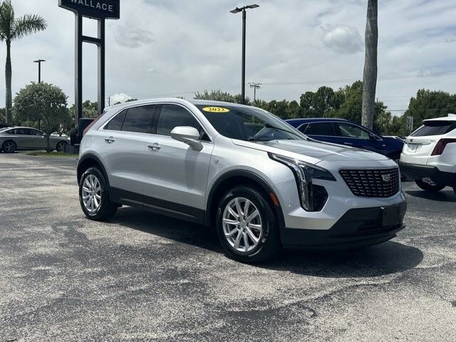 2022 Cadillac XT4 — photo 1 of 7