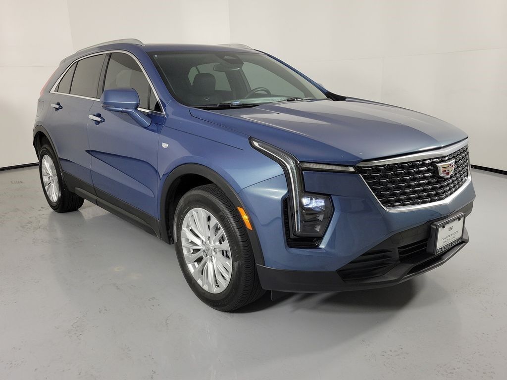 2024 Cadillac XT4 — photo 1 of 7