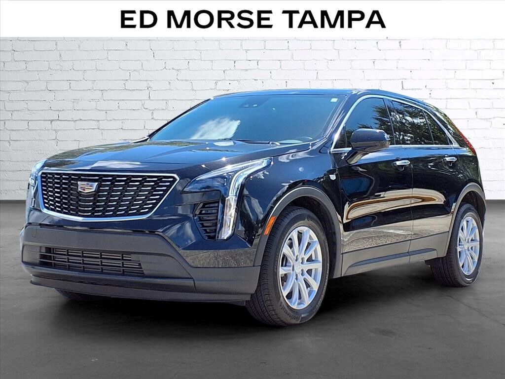2023 Cadillac XT4 — photo 1 of 7
