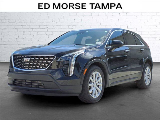 2023 Cadillac XT4 FWD Luxury — photo 1 of 13