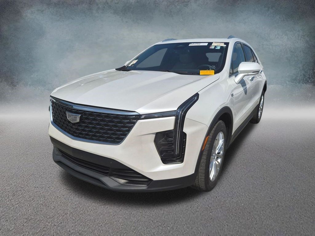2024 Cadillac XT4 — photo 1 of 7