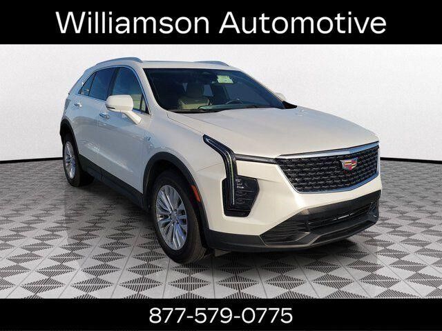 2024 Cadillac XT4 — photo 1 of 7
