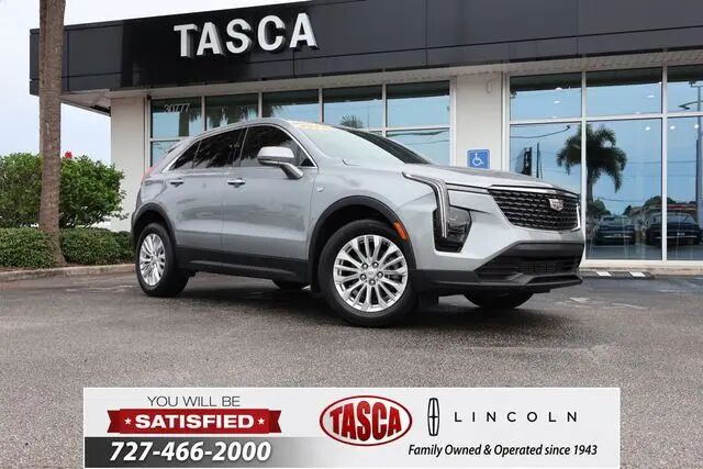 2024 Cadillac XT4 Luxury — photo 1 of 13