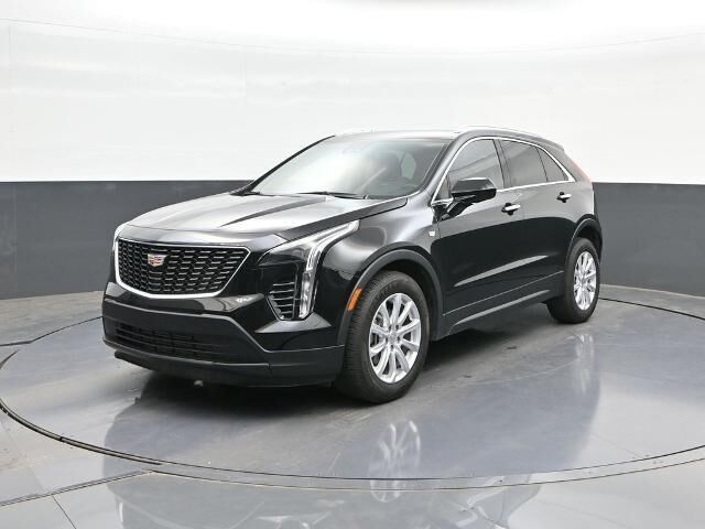 2023 Cadillac XT4 Luxury — photo 1 of 13