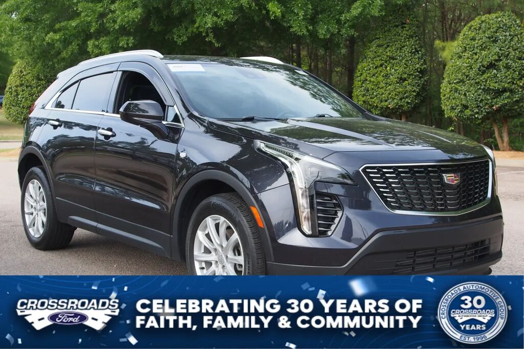 2023 Cadillac XT4 Luxury — photo 1 of 14