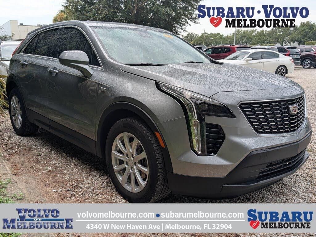 2023 Cadillac XT4 Luxury — photo 1 of 14
