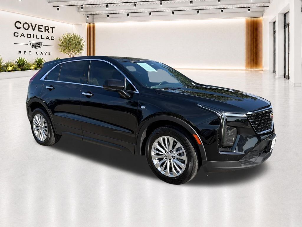 2024 Cadillac XT4 — photo 1 of 7