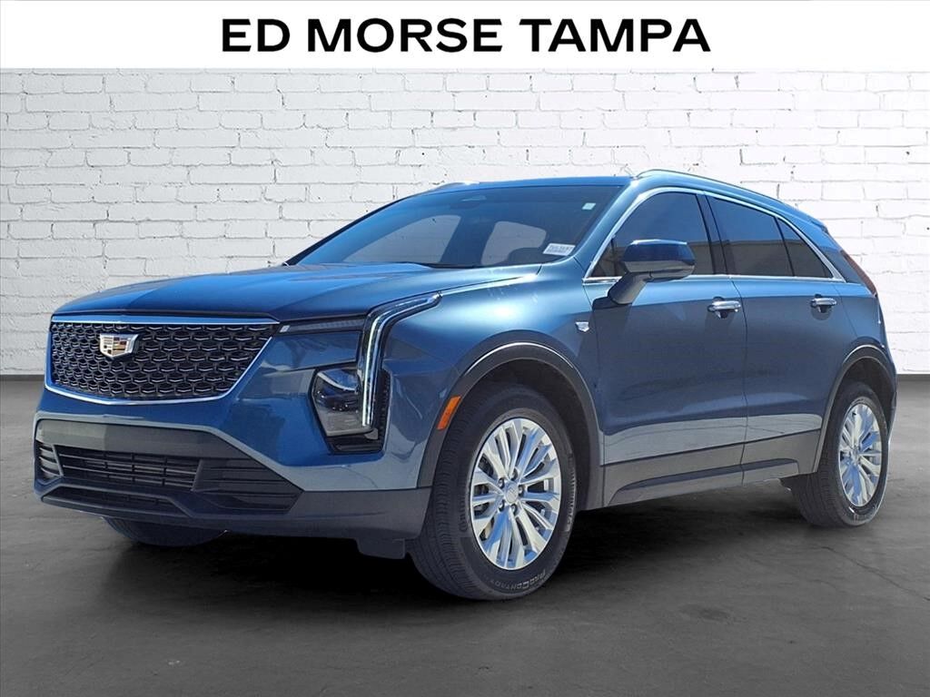 2024 Cadillac XT4 — photo 1 of 7