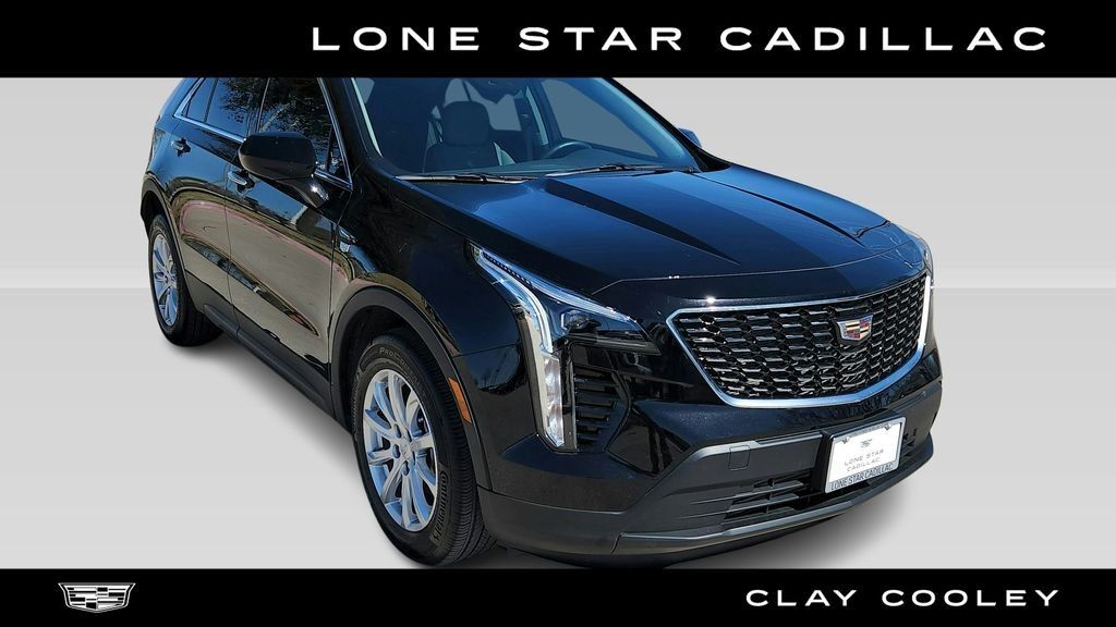 2023 Cadillac XT4 — photo 1 of 7