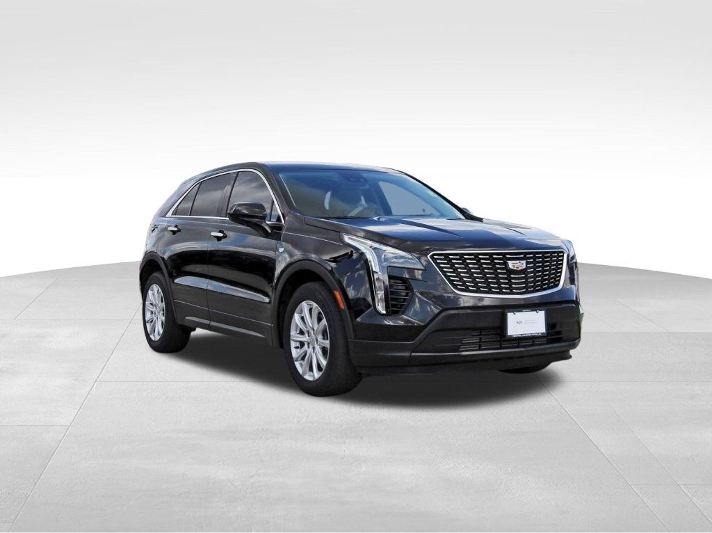 2023 Cadillac XT4 — photo 1 of 7