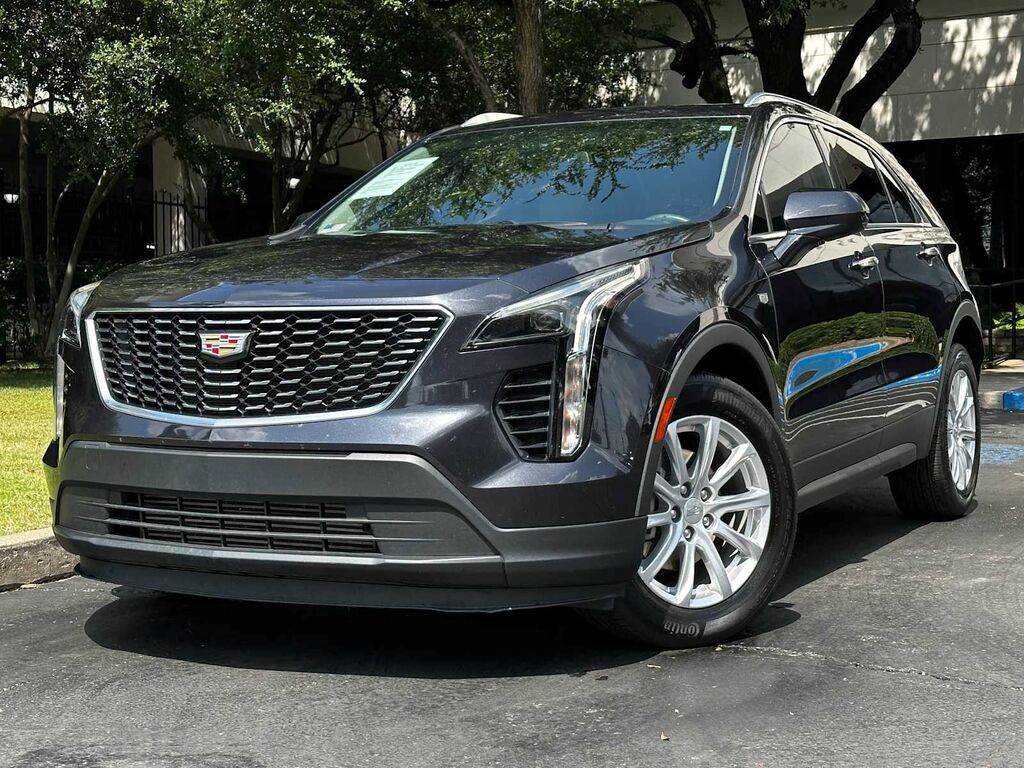 2023 Cadillac XT4 — photo 1 of 7