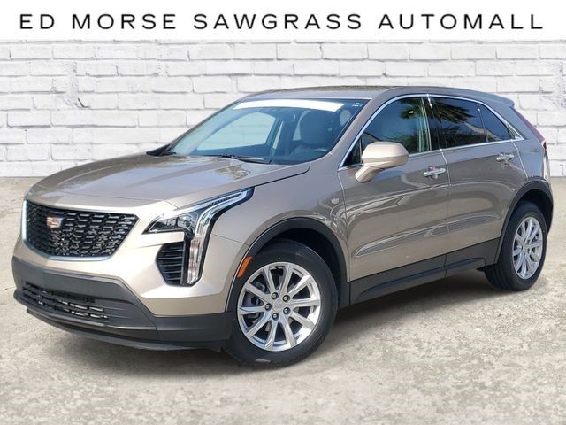 2023 Cadillac XT4 — photo 1 of 7