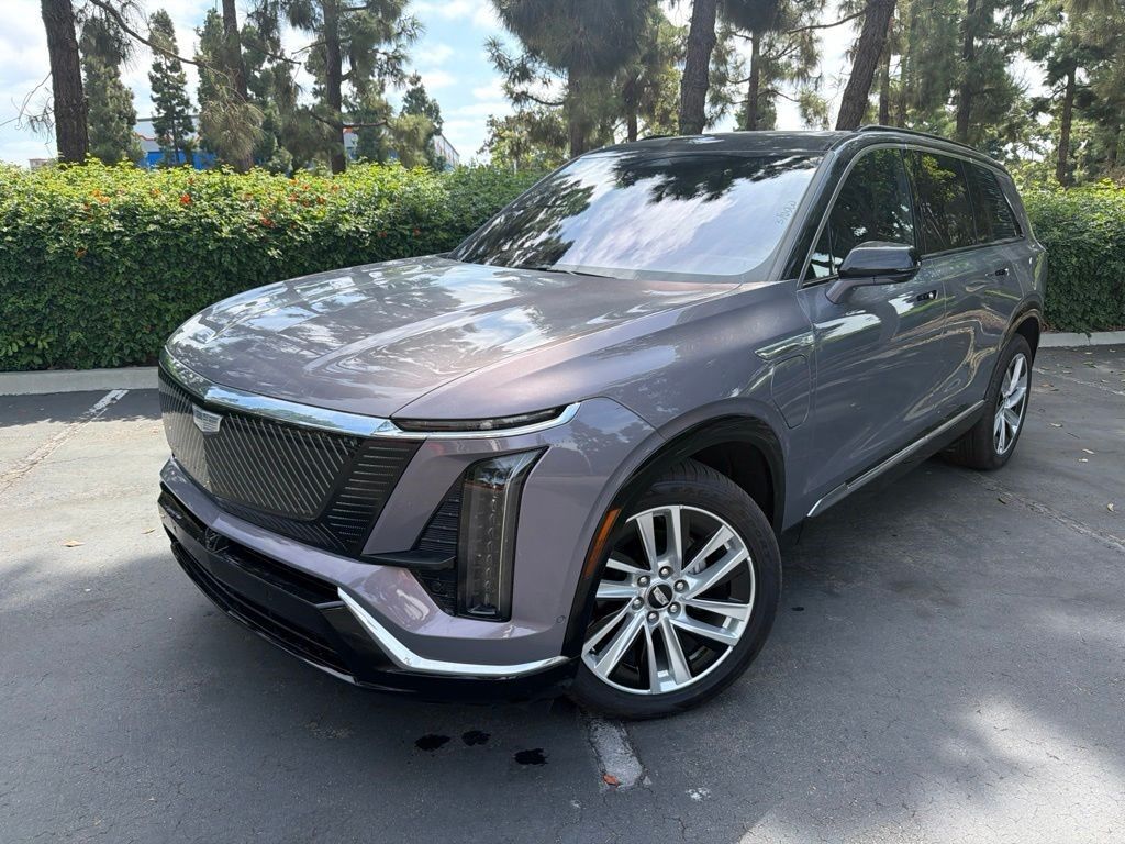2026 Cadillac VISTIQ — photo 1 of 7