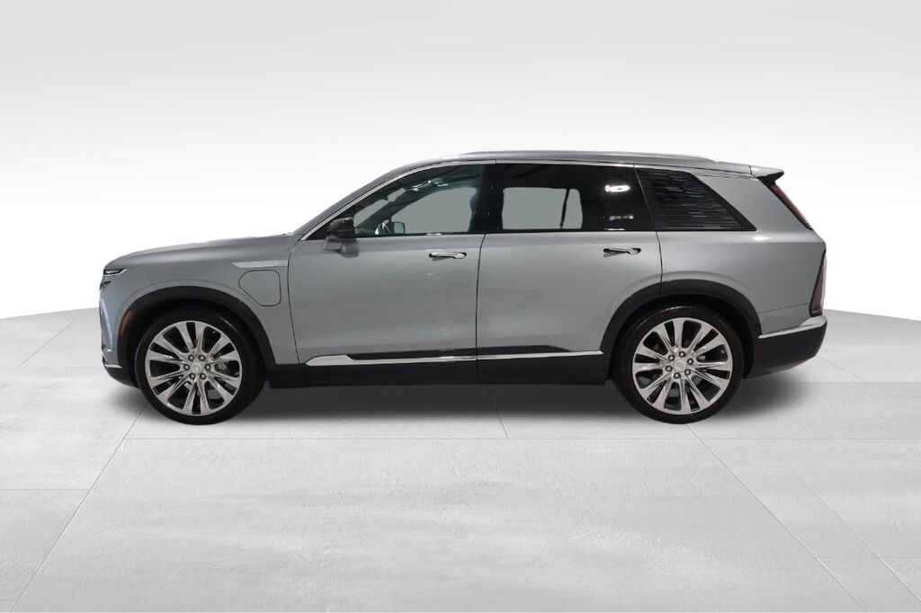 2026 Cadillac VISTIQ — photo 1 of 7
