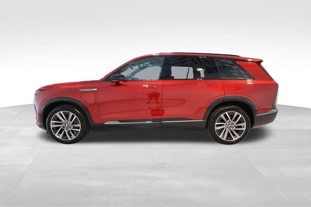 2026 Cadillac VISTIQ — photo 1 of 7