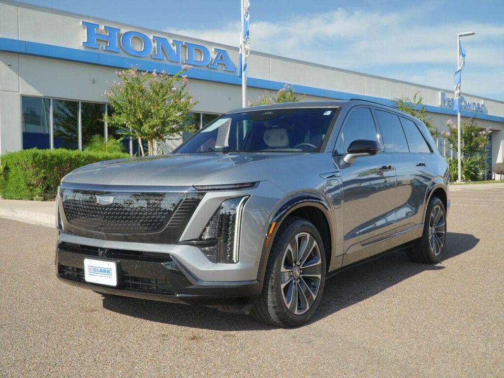 2026 Cadillac VISTIQ Sport — photo 1 of 13