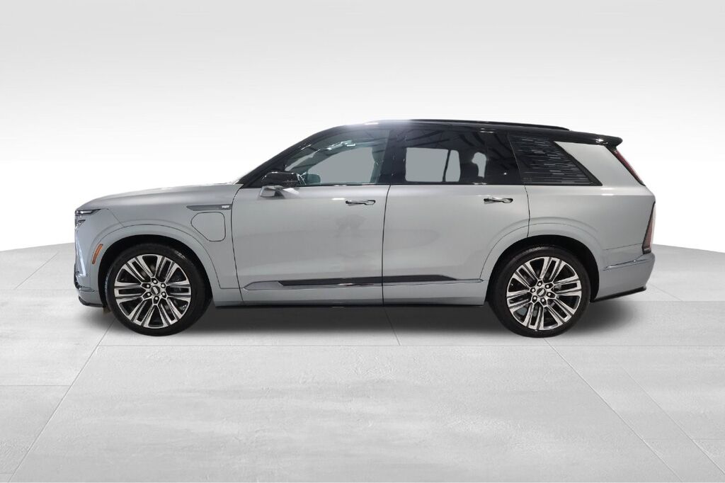 2026 Cadillac VISTIQ — photo 1 of 7