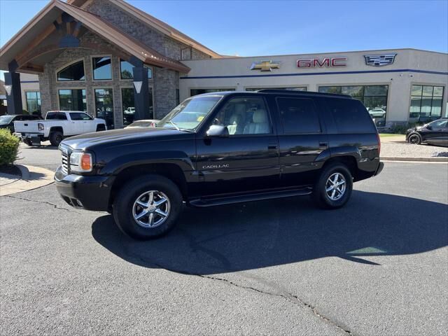 1999 Cadillac Escalade Base