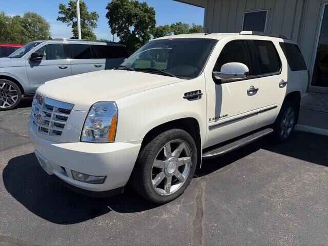 2007 Cadillac Escalade Base — photo 1 of 13