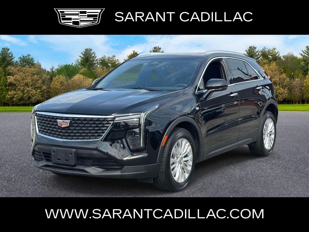2024 Cadillac XT4 — photo 1 of 7