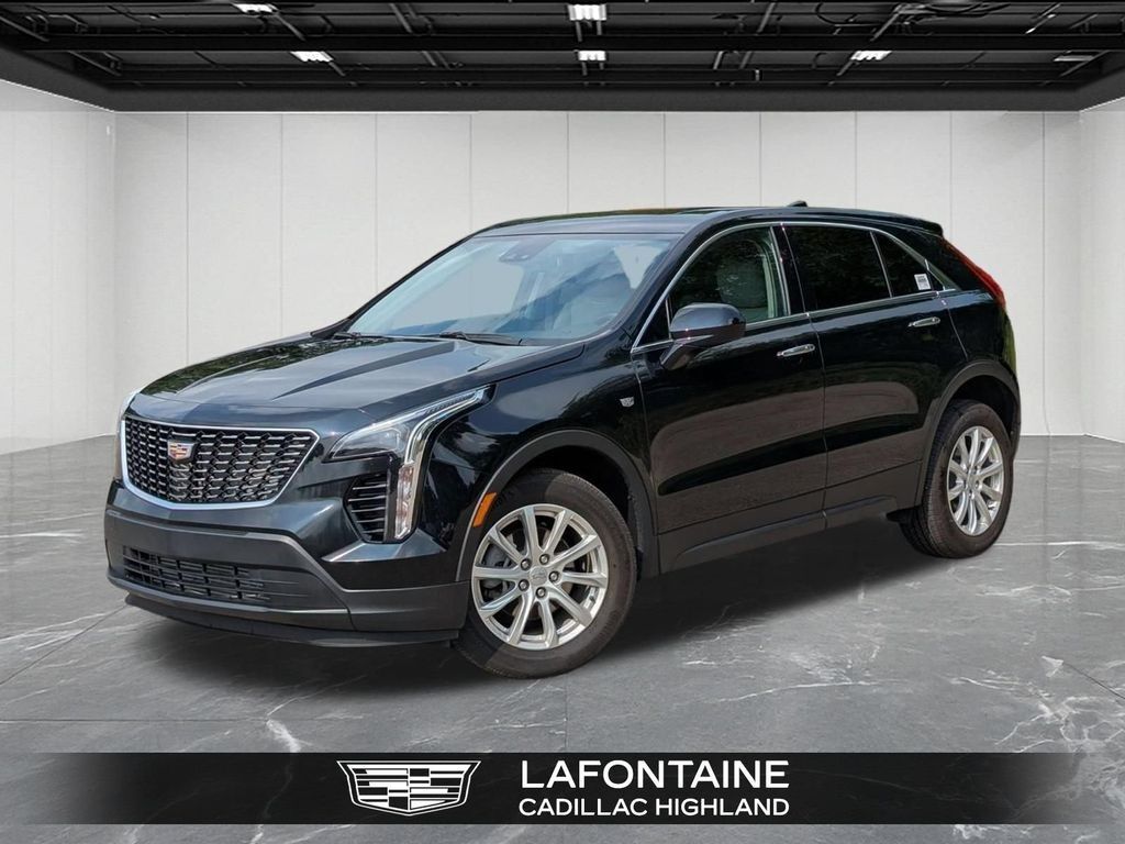 2023 Cadillac XT4 — photo 1 of 7