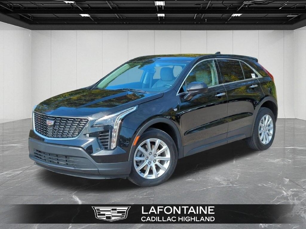 2023 Cadillac XT4 — photo 1 of 7