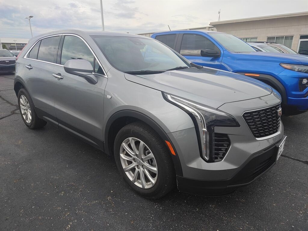 2023 Cadillac XT4 — photo 1 of 7