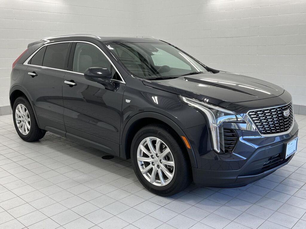 2023 Cadillac XT4 — photo 1 of 7
