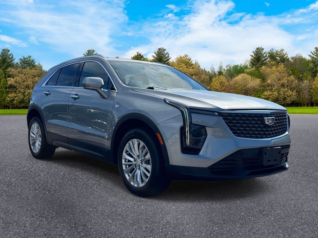 2024 Cadillac XT4 — photo 1 of 7