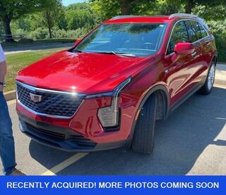 2024 Cadillac XT4 Luxury — photo 1 of 2