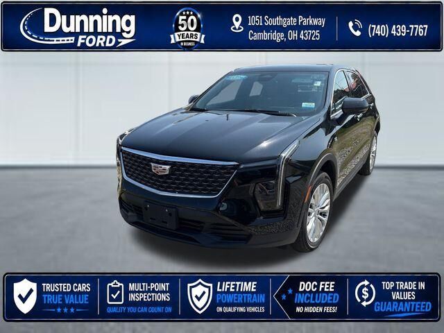 2024 Cadillac XT4 Luxury — photo 1 of 13