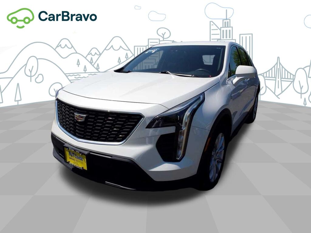 2022 Cadillac XT4 Luxury — photo 1 of 6