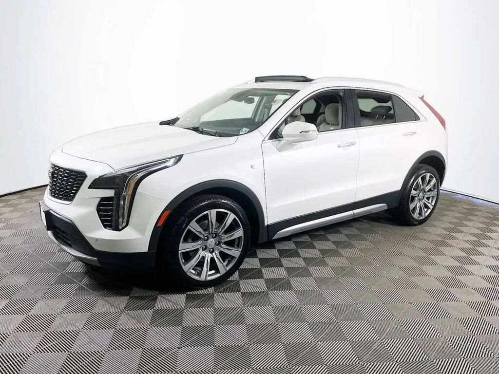 2023 Cadillac XT4 Premium Luxury — photo 1 of 13
