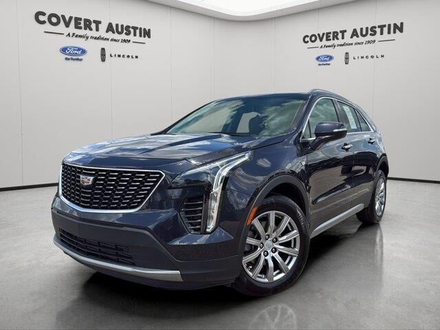 2023 Cadillac XT4 Premium Luxury — photo 1 of 39
